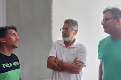 pastor Sidney Xaxa apoiado pelo Heap Minitries